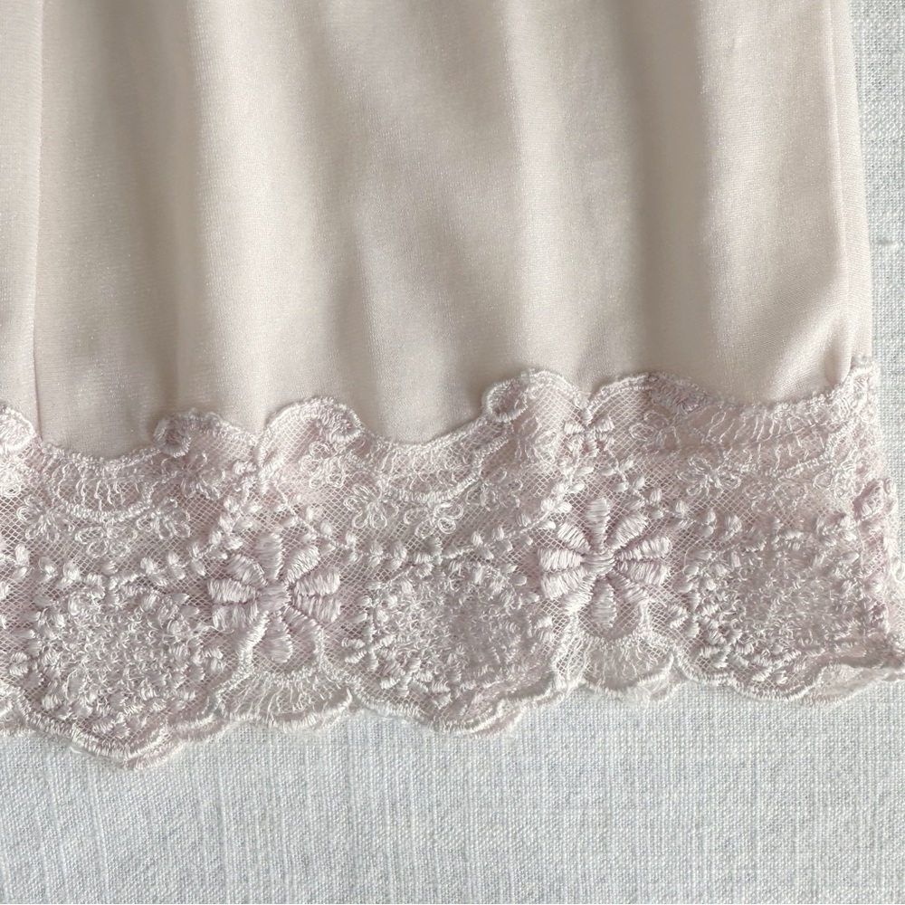 Vintage 60s Nylon Lace Slip Nude Peach Small - Picture 8 of 9